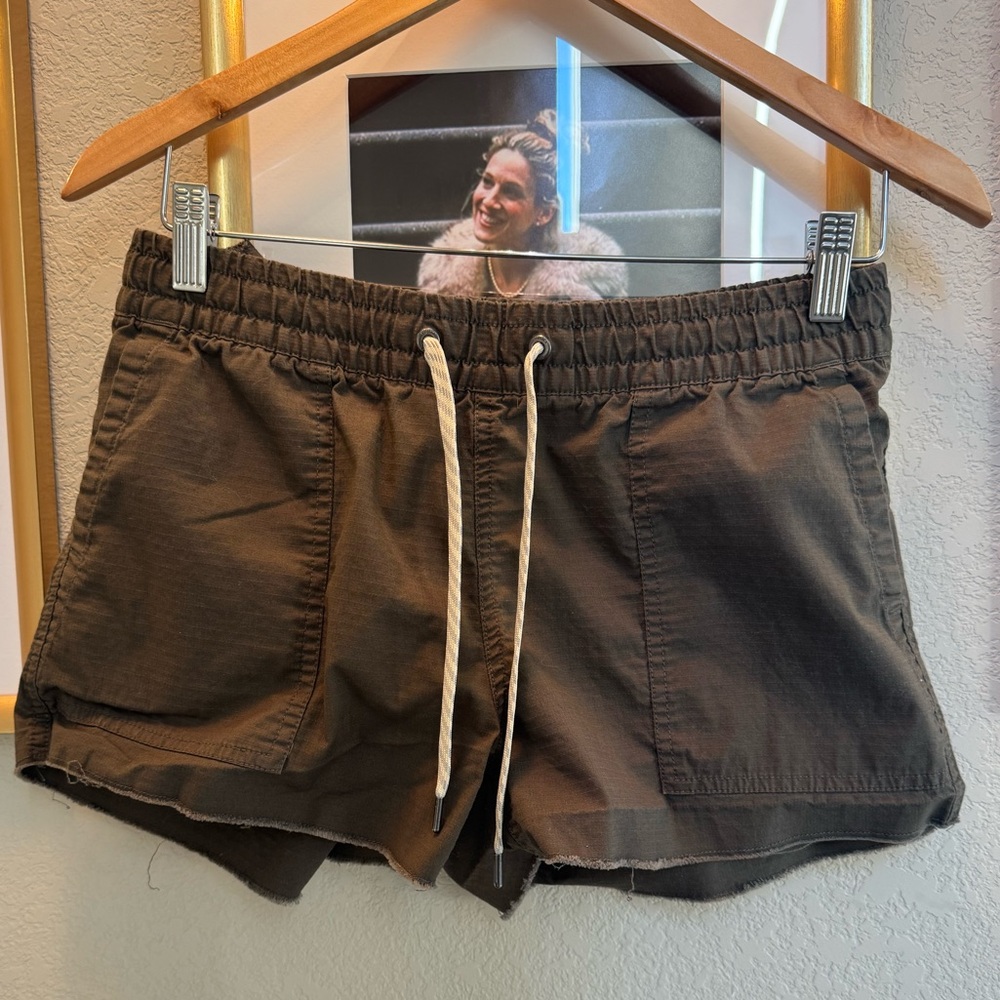 The Vuori Vintage Ripstop Shorts size Small
